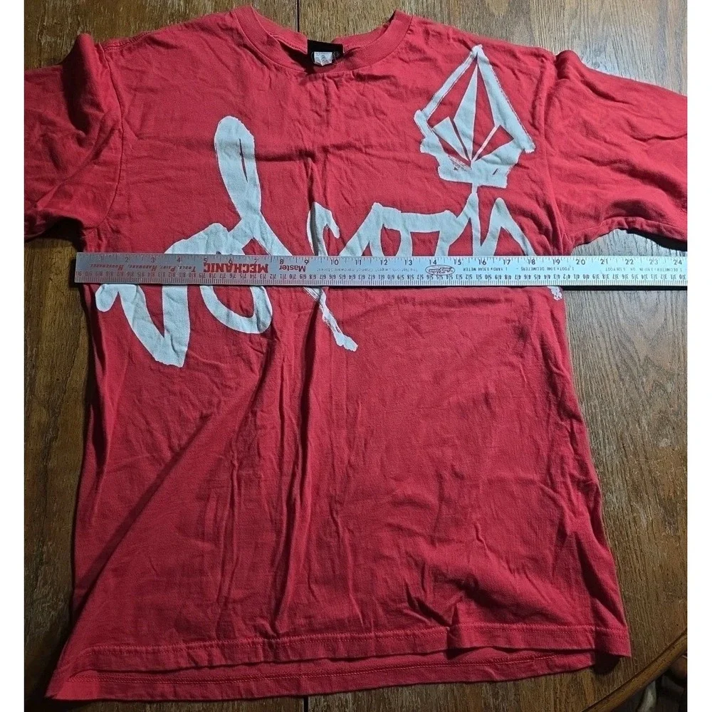 Vintage‎ Y2K Volcom Red T-Shirt L Logo Graphic Skate Surf Style Spell out